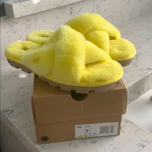 Ugg Fuzzette size 9